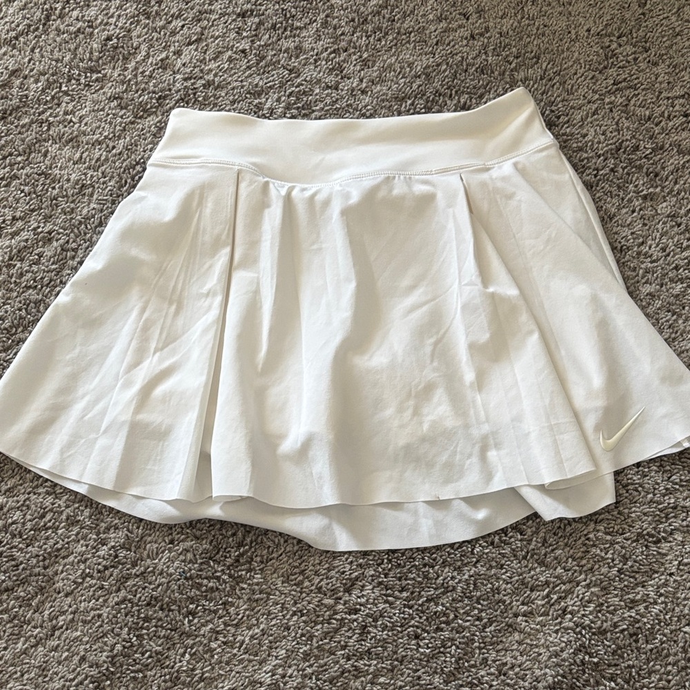 Nike Women's Classic White Skater Skirt